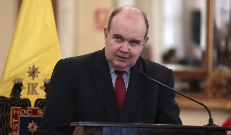 Rafael López Aliga busca ayuda del Congreso y pide que le informe al JNE que no asumirá como senador