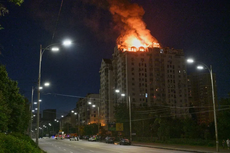 Al menos diez muertos en un ataque masivo ruso contra Kiev