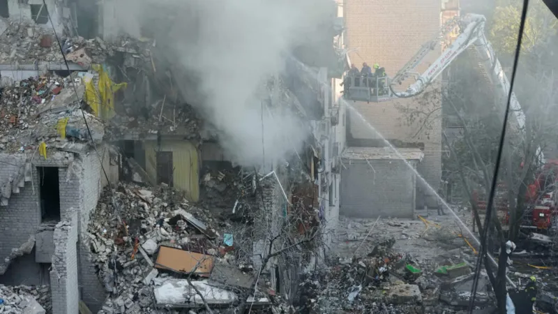 Rusia ataca Kiev tras la advertencia de Zelenski sobre un ataque masivo: al menos 10 muertos