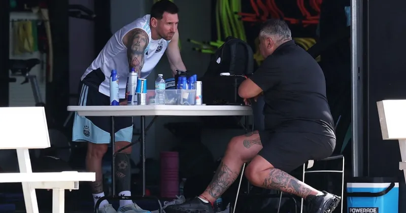 Lionel Messi charló mano a mano con Chiqui Tapia: qué pasó en la última práctica de la Selección antes del partido vs Cabo Verde