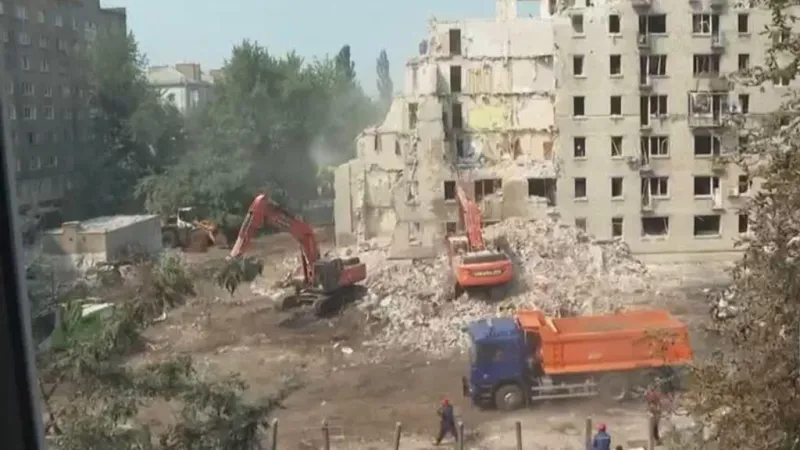 Al menos 30 muertos por ataques rusos contra Kiev; Ucrania ataca zona ocupada en Zaporizhia