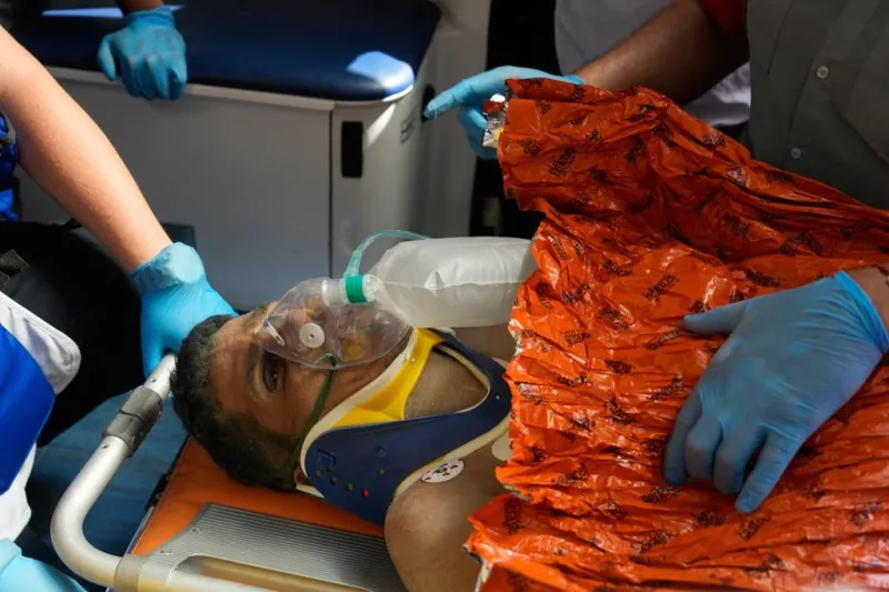 Las familias luchan por mantener viva la esperanza tras nueve días de los terremotos en Venezuela