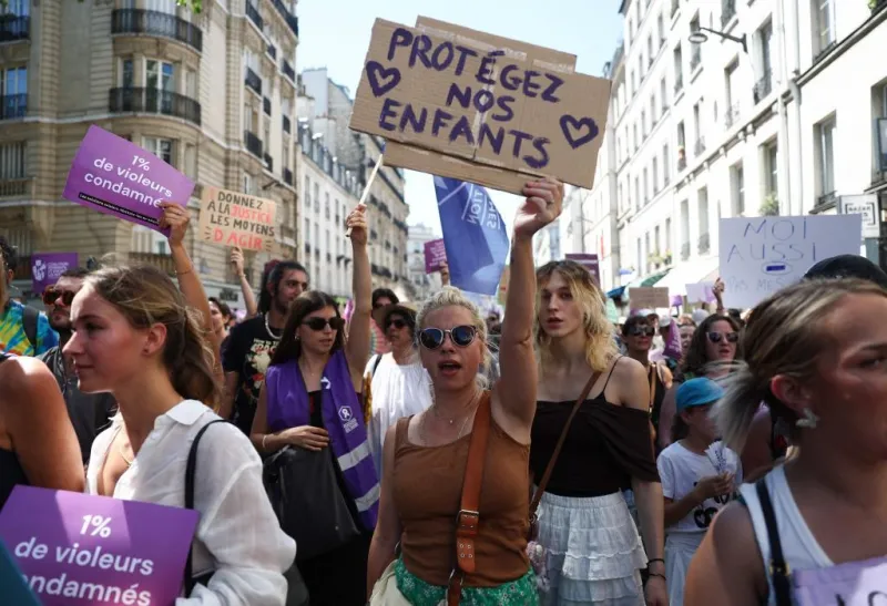 Miles de personas se manifiestan en Francia para pedir una ley integral contra la violencia sexual