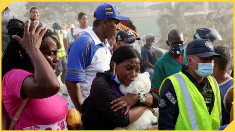 En medio de la tragedia de Venezuela, acusan falsamente a dos mujeres de robar niños