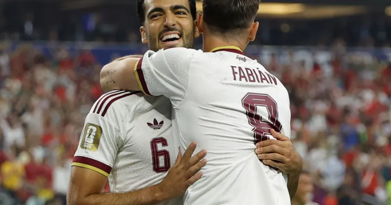 España encontró el gol en el final, se metió en cuartos y dejó a Portugal y a Ronaldo afuera del Mundial