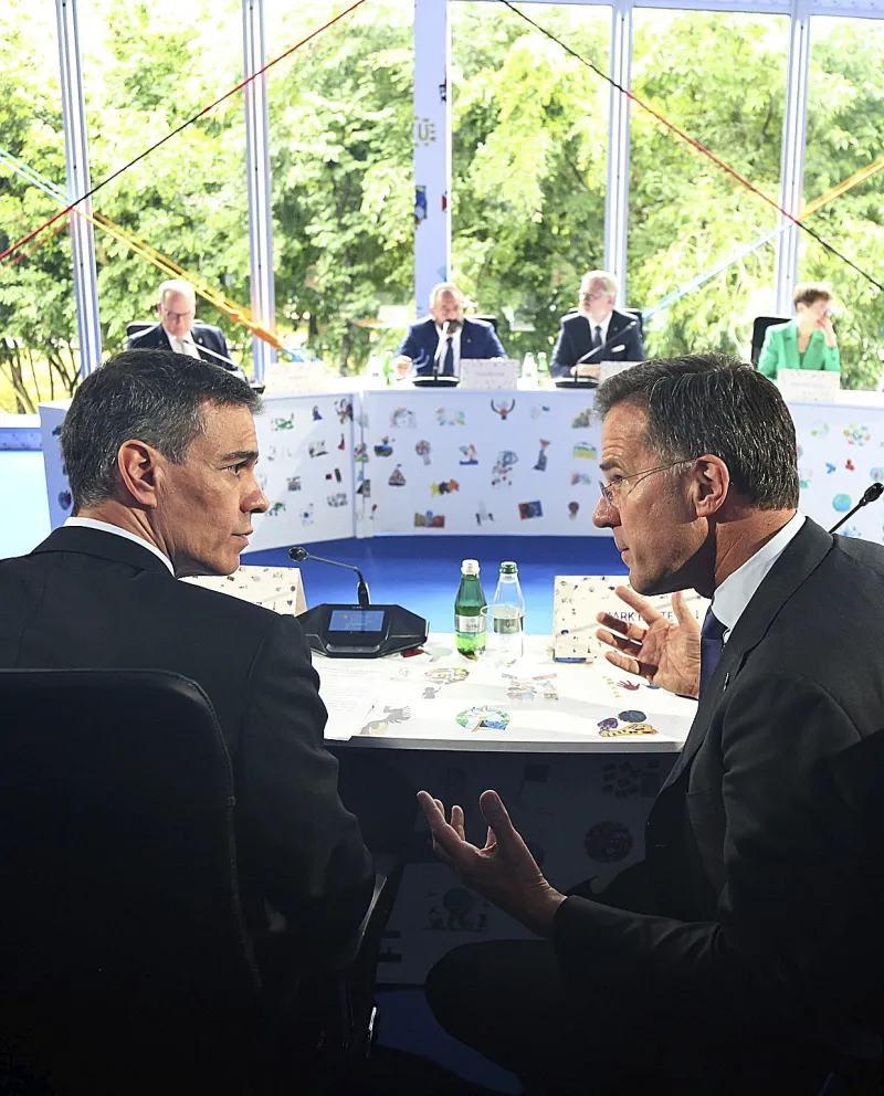 Sánchez llega a la cumbre de la OTAN dispuesto al choque tras ser señalado por el gasto militar