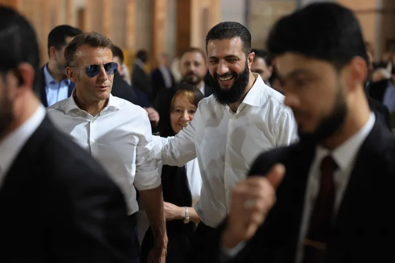 Una fuerte explosión sacude Damasco cerca del hotel donde Macron ha pasado la noche durante su visita a Siria