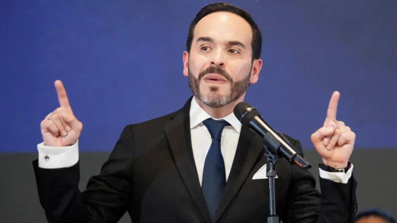 "Pretende destruir a Colombia": De la Espriella suspende la transición con el Gobierno de Petro