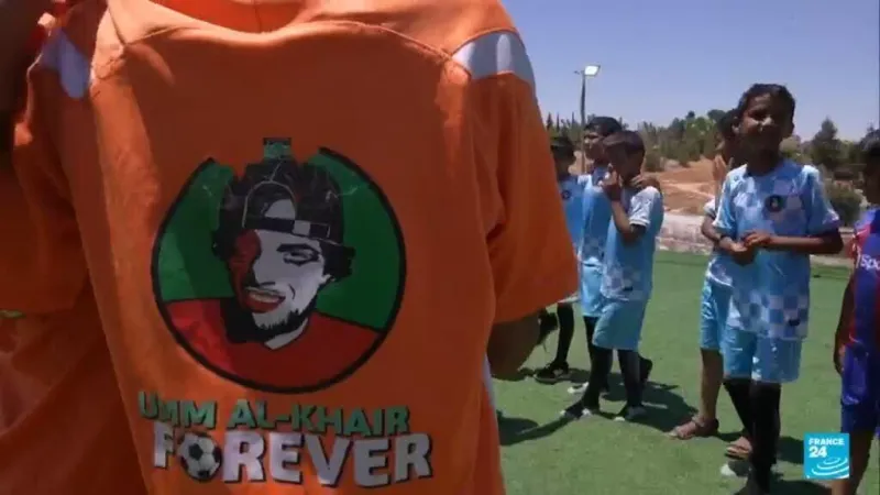 Los niños de Umm Al-Khair sueñan con el Mundial, pero Israel quiere demoler su único campo de fútbol