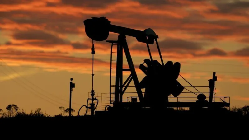EE. UU. lanza ataques a Irán y empuja al alza el barril del petróleo en medio de la tensión en Ormuz