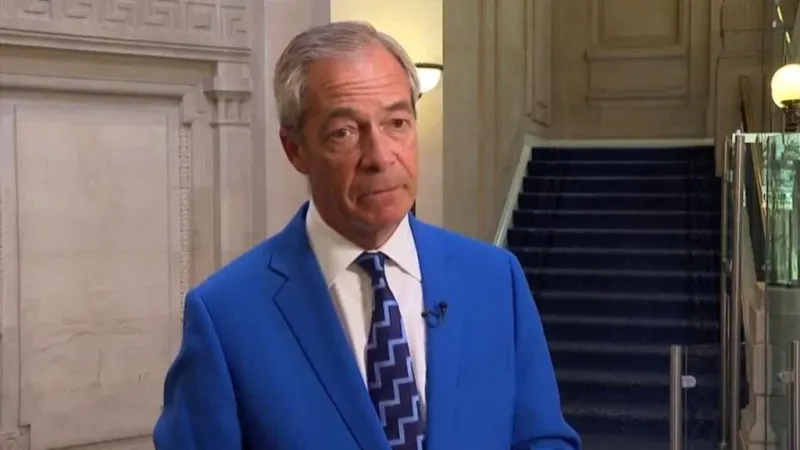 Farage renuncia a su escaño y buscará la reelección en Parlamento británico