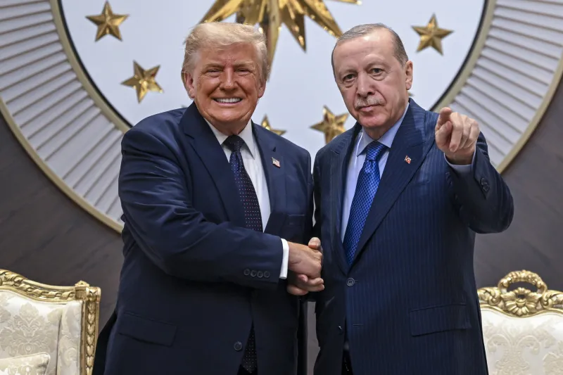 Trump amenaza directamente a España  "Es un aliado terrible, es un caso perdido, no voy a hacer más negocios con ellos"