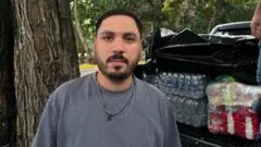 "Agarré mis ollas y me vine a ayudar": el cocinero venezolano que viajó a Caracas para ofrecer comidas a las víctimas de los terremotos de La Guaira