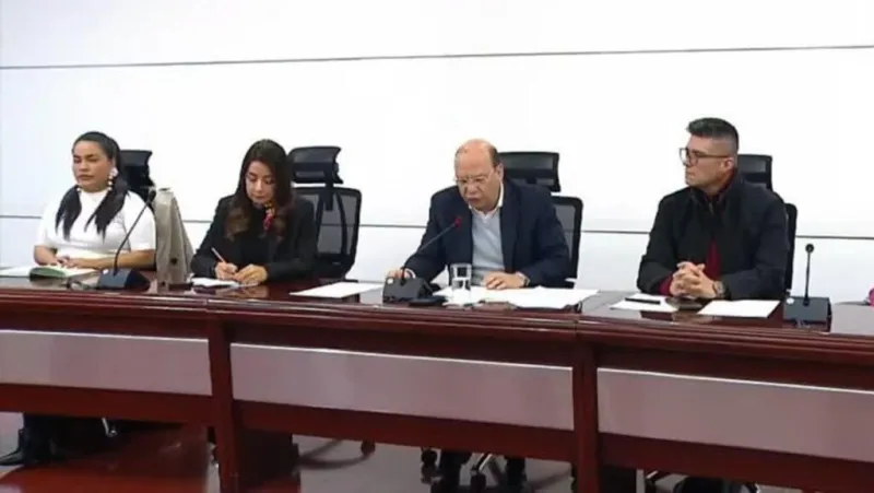 De la Espriella acusa a Petro de intentar un golpe de Estado en Colombia