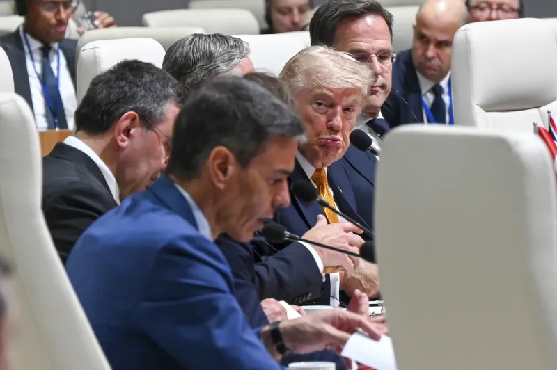 Europa aplaca a Trump con más gasto en Defensa y lo implica frente a Rusia