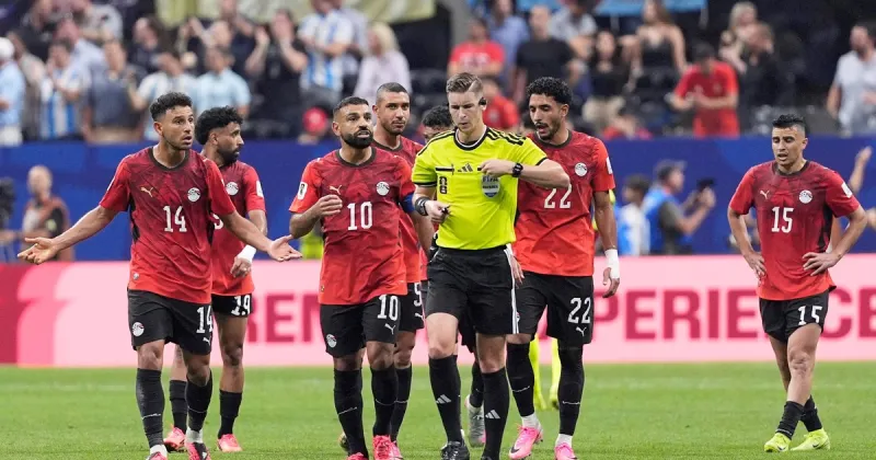 Contundente defensa de la FIFA al árbitro Letexier tras las polémicas en Argentina vs Egipto: "No somos influenciados por nadie"