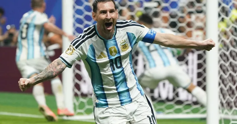 Un periodista español denuncia una campaña de desprestigio contra Messi: "No pueden superar el daño que les ha hecho"
