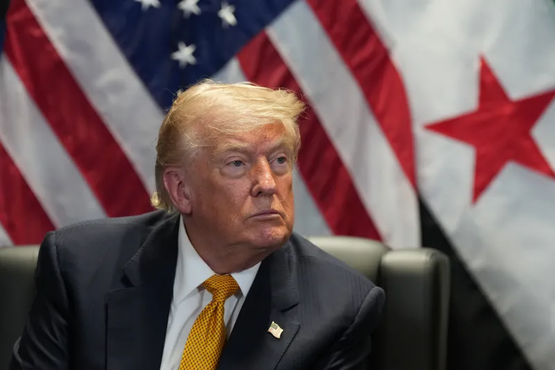 Dentro de la decisión de Trump en el Despacho Oval de romper el alto el fuego con Irán