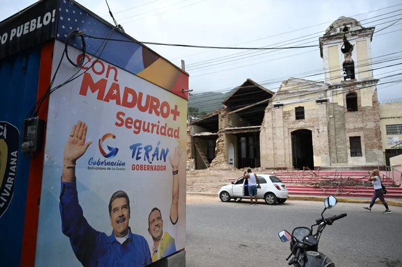 Una mujer increpa a 'Nicolasito' Maduro en La Guaira: "¡Todos ustedes tienen que ir presos! ¡Perdí a una hija, esto fue responsabilidad suya!"
