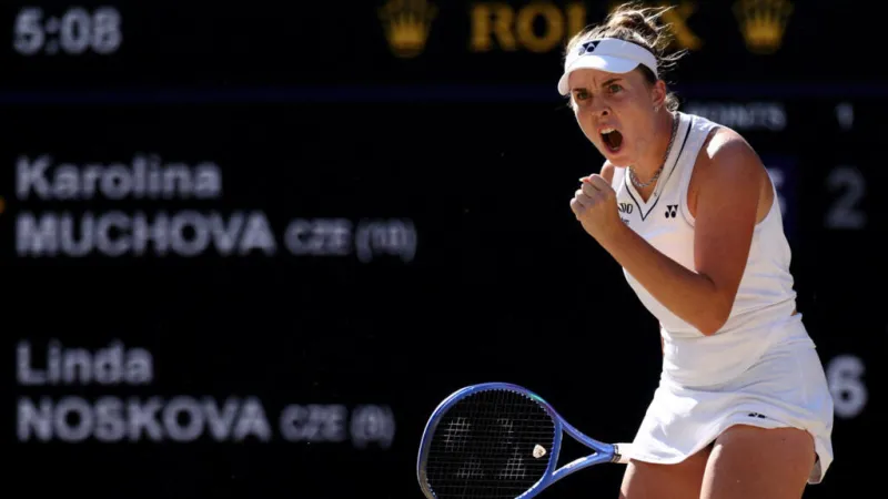 La checa Noskova gana Wimbledon en reñida final ante su compatriota Muchova