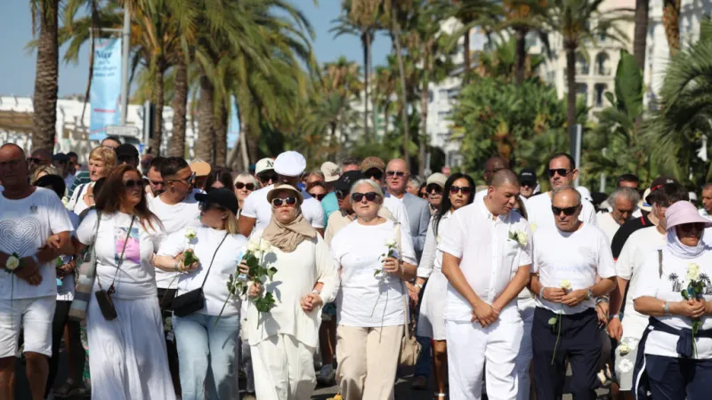 Una marcha silenciosa abre los homenajes por los diez años del atentado yihadista de Niza