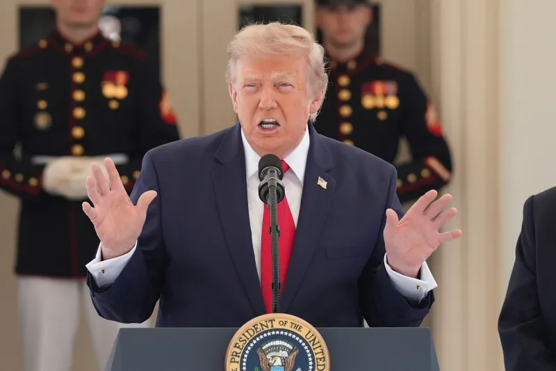 Trump dice ahora que aceptará acuerdos de inversión con los países del Golfo en lugar de una tarifa del 20% por usar Ormuz