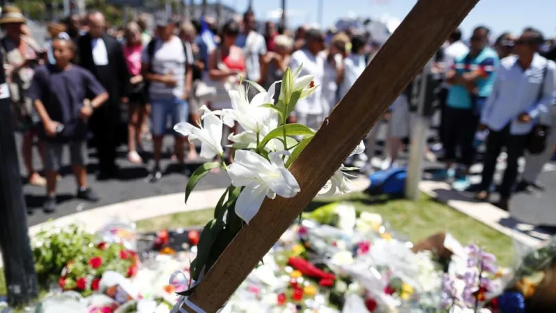 🔴 En directo: Francia rememora una década del atentado yihadista en Niza
