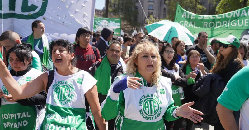 El gremio de empleados públicos le pidió al Gobierno un asueto administrativo para ver Argentina-Inglaterra por el Mundial