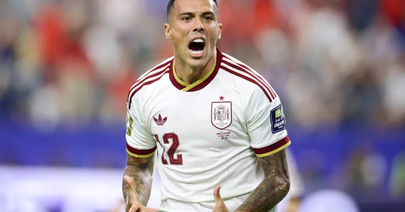A lo España: el golazo de Pedro Porro  para poner a La Roja 2 a 0 ante Francia