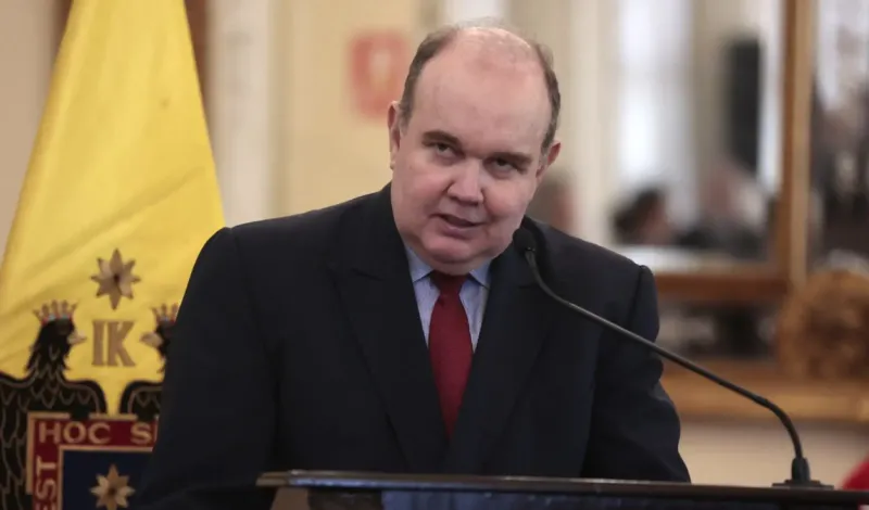 JNE acepta declinación de López Aliaga al cargo de senador