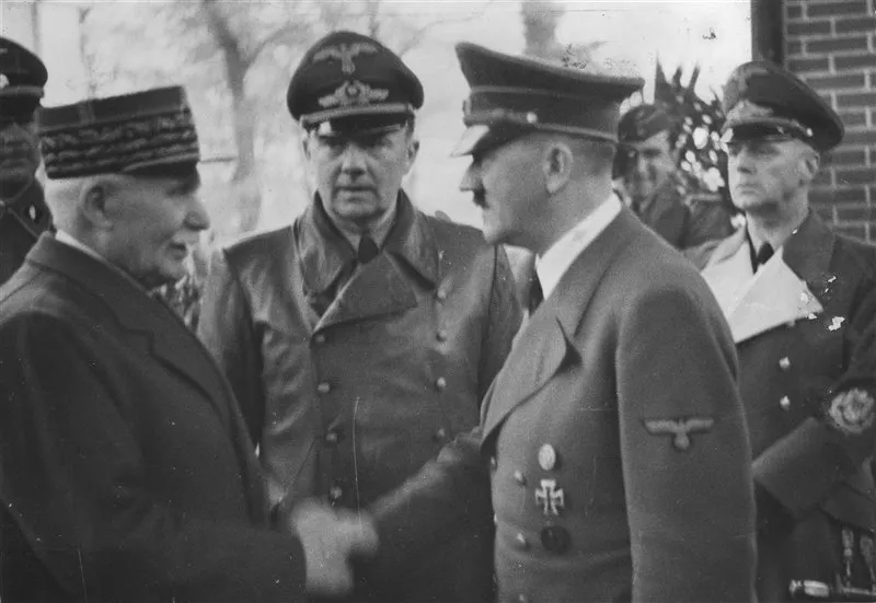 Pétain y Vichy encarnan la deshonra de Francia, por Diego Garcia-Sayán