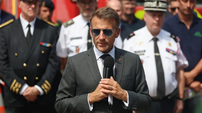 Incendios en Fontainebleau: Emmanuel Macron intenta apagar la polémica por los Canadair