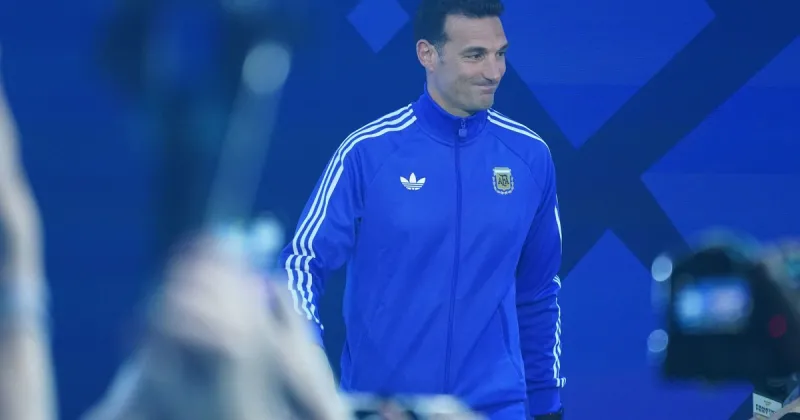 Scaloni avisó que hay jugadores que "no quedaron al 100%" y esperará hasta último momento para definir el equipo que jugará la final del Mundial
