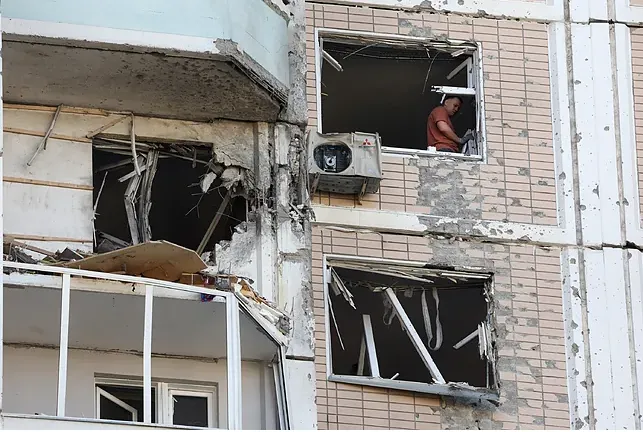 Un ataque con drones de Ucrania deja ocho muertos y 61 heridos en dos centros logísticos en Rusia
