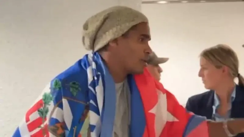 El artista Luis Manuel Otero Alcántara llega a Miami tras cinco años de prisión en Cuba