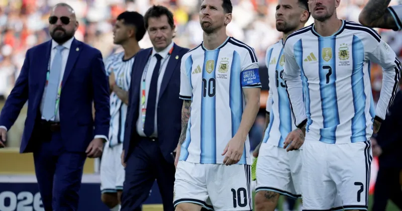 La AFA agradeció el apoyo de los hinchas tras la derrota en la final del Mundial 2026 y avisó que no todos los jugadores de la Selección volverán a la Argentina