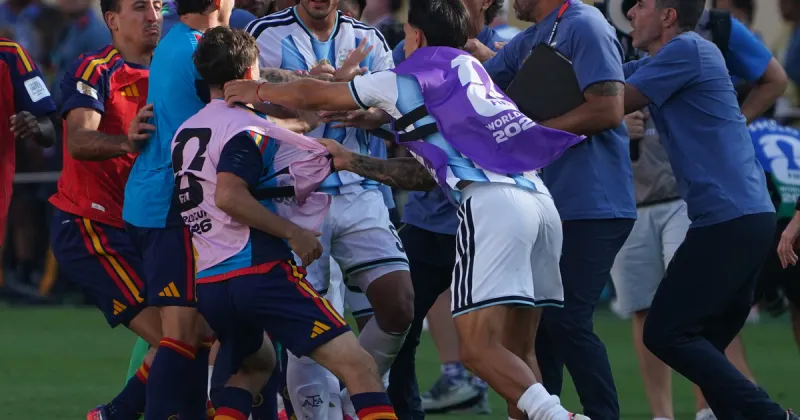 Un duro artículo de The Athletic calificó a Argentina de "pendenciera", aseguró que fue "la final más sucia desde 2010" y hasta cuestionó a Messi