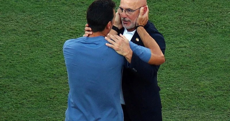 Luis De la Fuente reveló qué le dijo al oído a Lionel Scaloni tras ganarle la final del Mundial