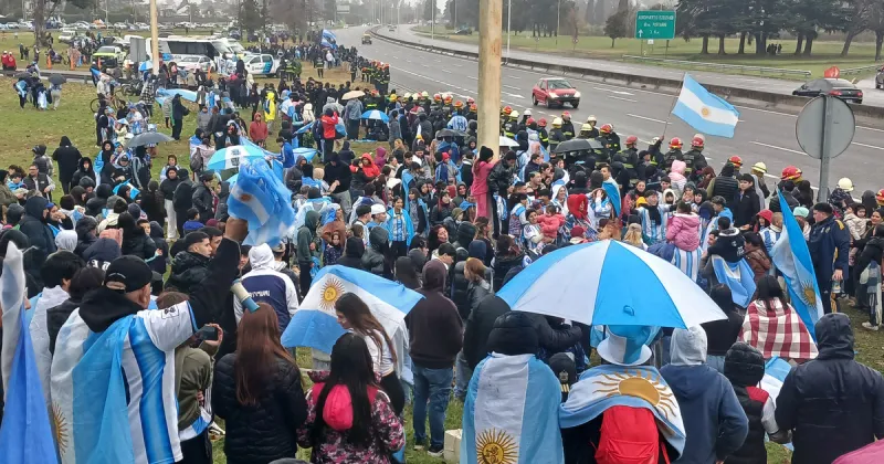 Los familiares de los jugadores de la Selección en Ezeiza: de la chicana del hermano de Tagliafico contra Yamal al orgullo de los Lo Celso por la bandera de Malvinas