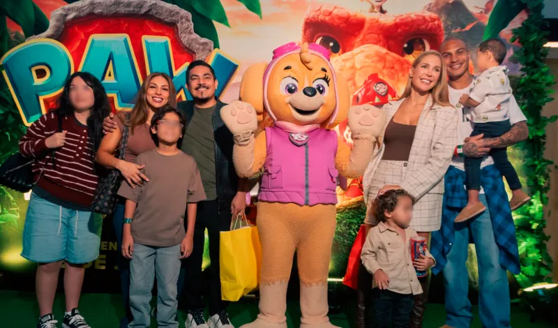 Paolo Guerrero y Ana Paula Consorte sorprenden al reaparecer juntos en la primera función de ‘Paw Patrol: La Dino Película’ en Latinoamérica