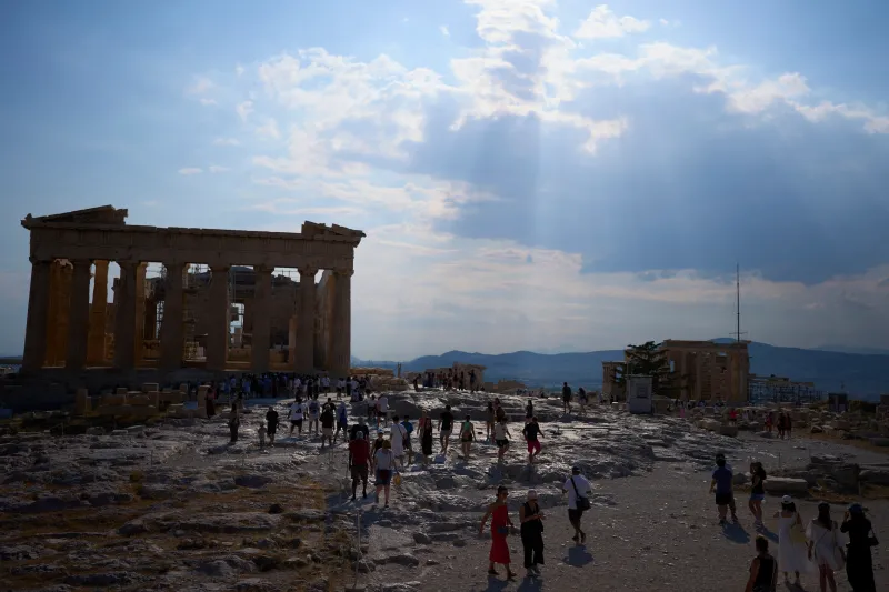 Un hombre apuñala a dos turistas cerca de la Acrópolis de Atenas
