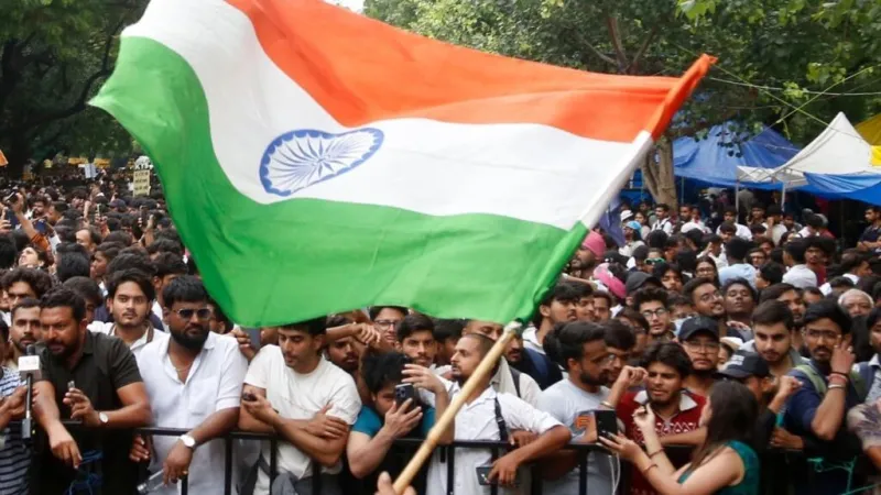 ¿Quiénes son y por qué protestan las "cucarachas", el movimiento que desafía a Narendra Modi en India?