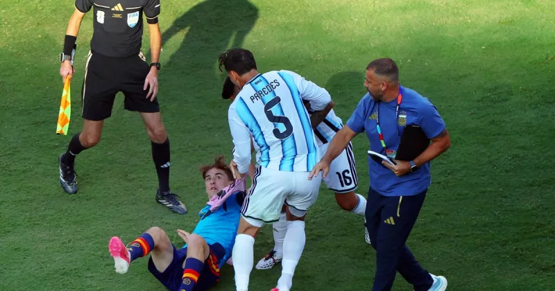 Gavi, el futbolista español agredido por Paredes, habló del episodio y sorprendió a todos: "Es parte del fútbol"