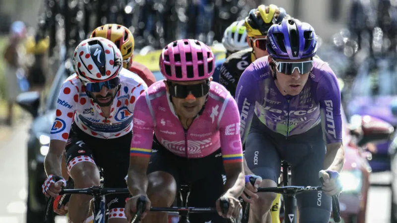 Tour de Francia: el ecuatoriano Richard Carapaz pone los Alpes a sus pies