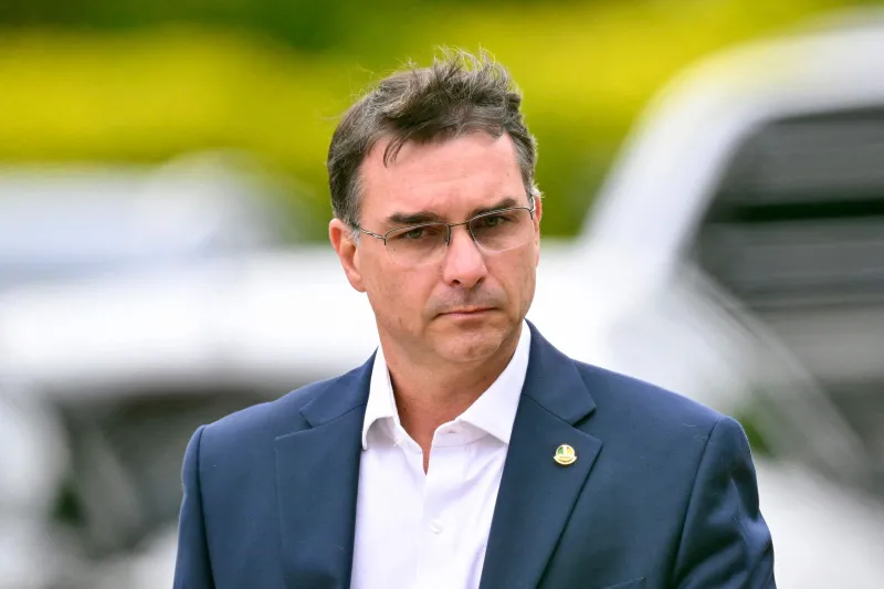 Los Bolsonaro hacen las paces a tiempo para recibir a Milei en Brasil