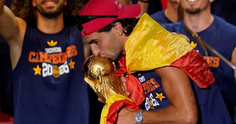 Ferran Torres se puso la gorra y Donald Trump celebró el "homenaje" del verdugo de Argentina: "Lo agradecemos"