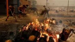 "Si me hubiera demorado cinco minutos más, nos habría arrasado": los testimonios de los afectados por los devastadores incendios en España y Francia