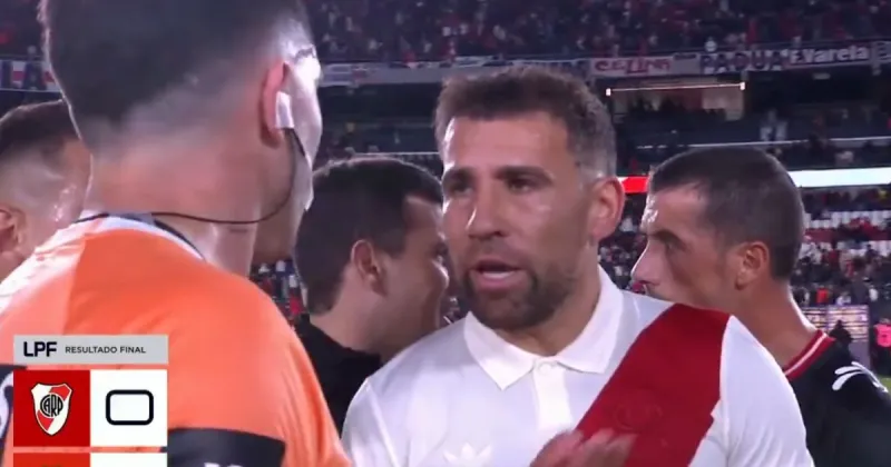 El debut de Otamendi en River comenzó con plaqueta y terminó con silbidos al equipo: "Entiendo el enojo de la gente"
