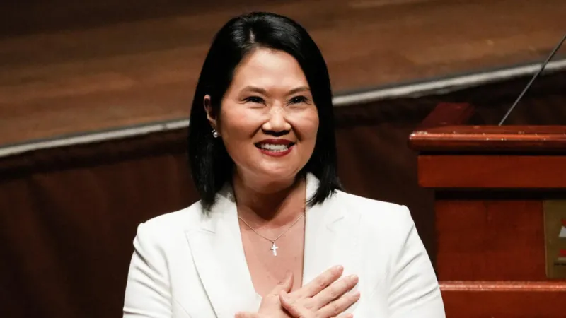 Keiko Fujimori asume la Presidencia de Perú: el desafío de estabilizar un país marcado por crisis políticas