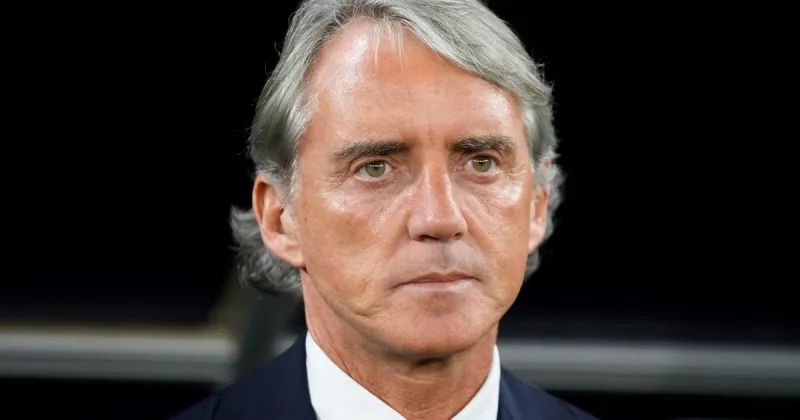 Roberto Mancini fue confirmado como nuevo DT de la Selección de Italia, tras el escándalo del "caso Pirlo" y la renuncia de Maldini
